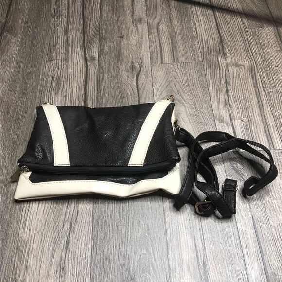 2/$20 Brown and cream gold over purse with strap - Picture 1 of 8